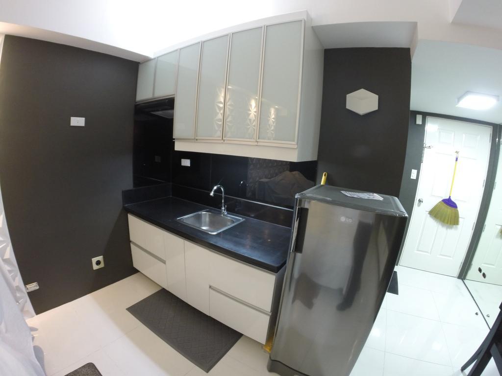 Burgundy Mckinley Place Service Apartment Manila Exteriér fotografie