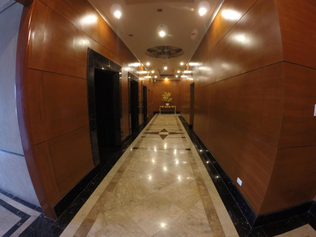 Burgundy Mckinley Place Service Apartment Manila Exteriér fotografie